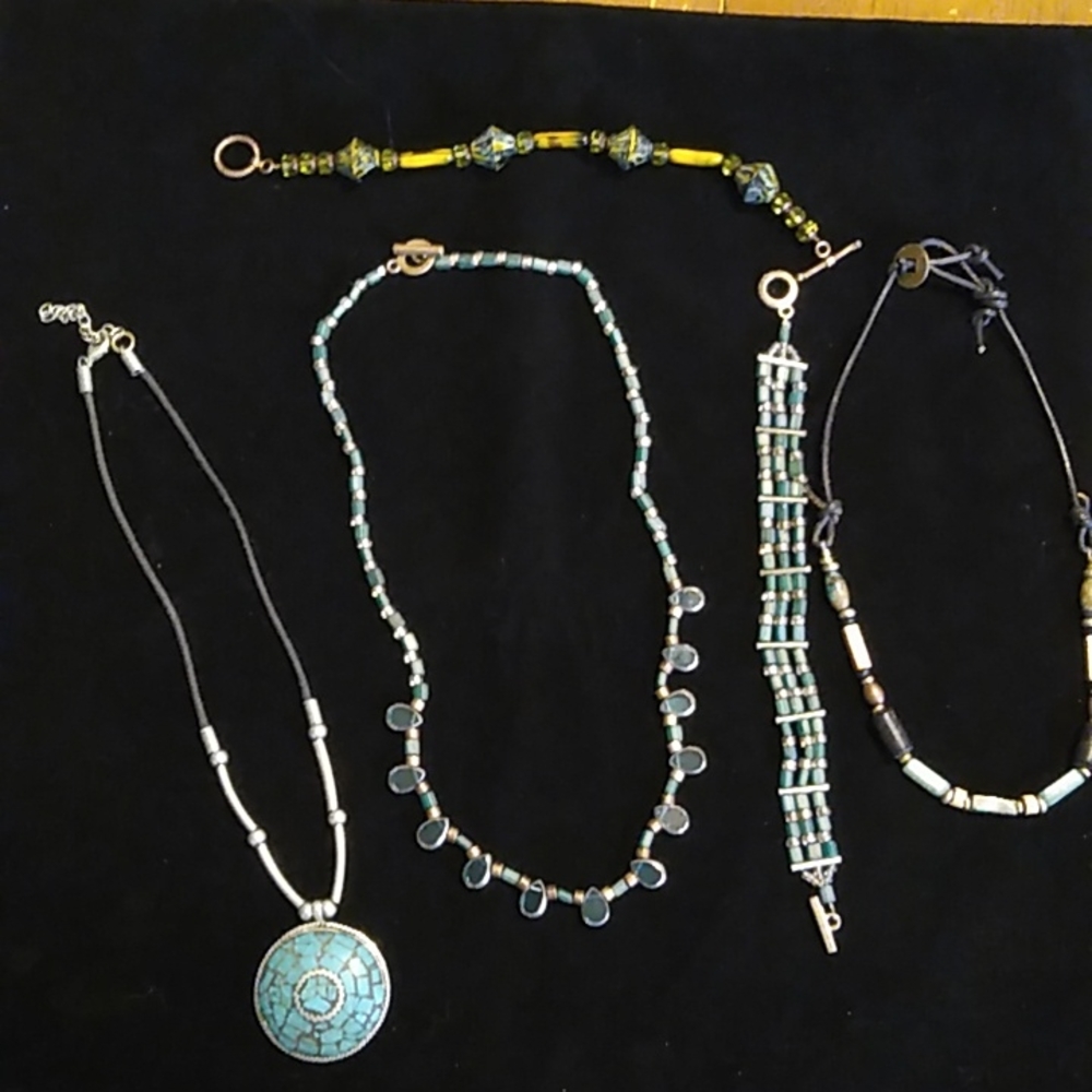 5 piece lot mixed ***HOST PICK***04/13